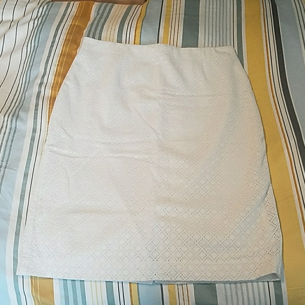 Ann Taylor white eyelet skirt